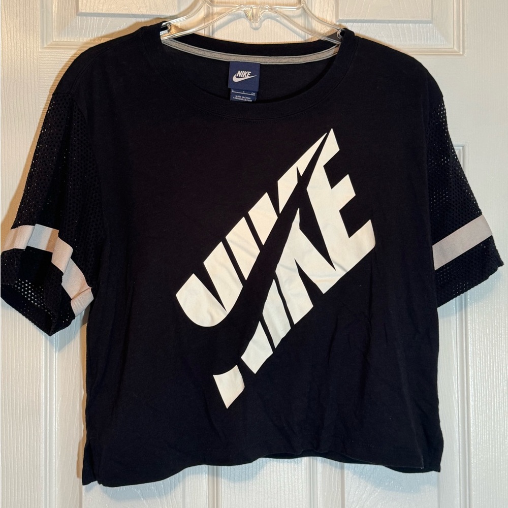 Black Nike t shirt
